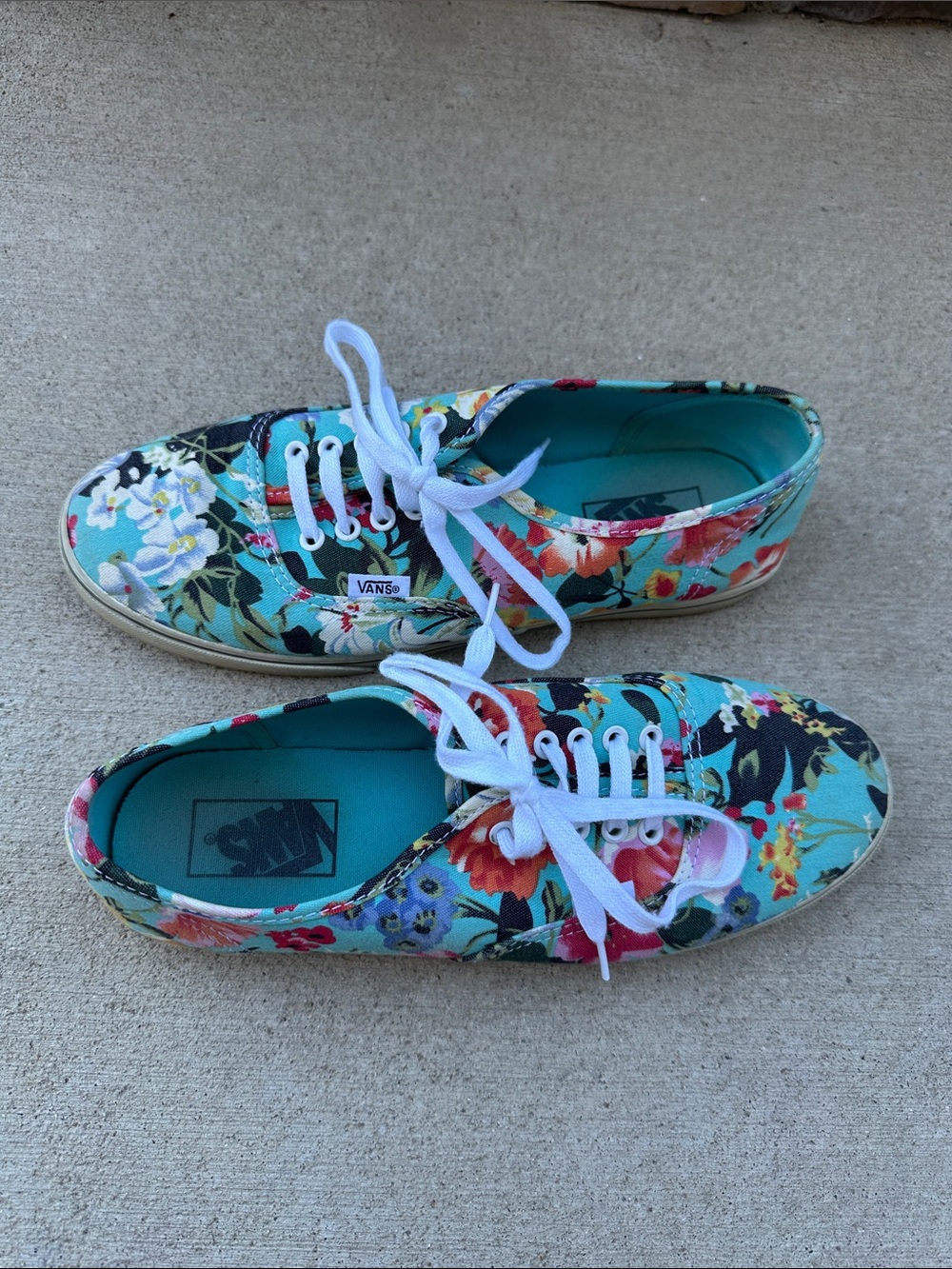 Vans Teal Floral Canvas Lace-Up Sneakers for Women - Picture 8 of 8
